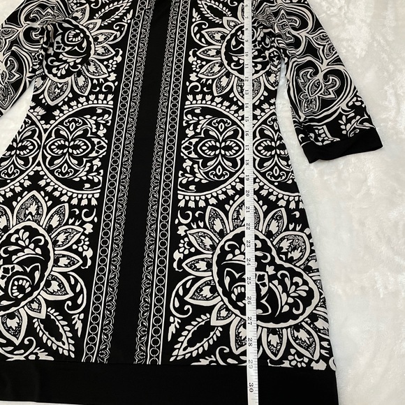 White House Black Market 3/4 Sleeve Dress - Picture 3 of 9